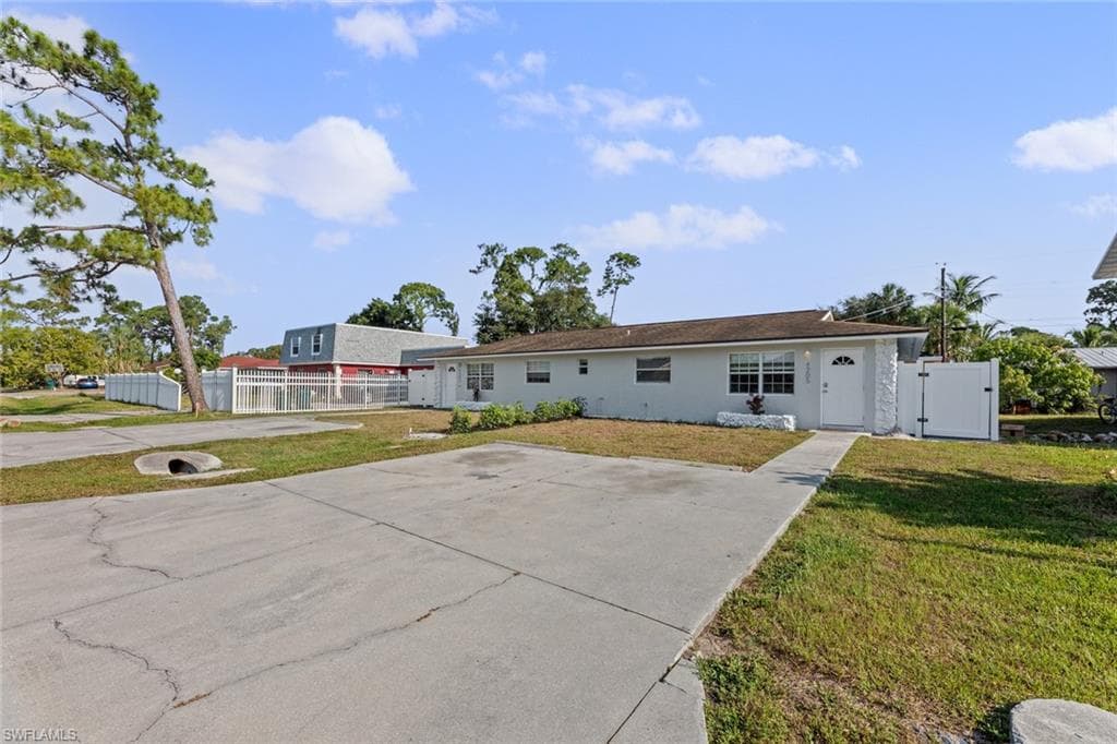 4205 Rose AVE NAPLES, FL 34112