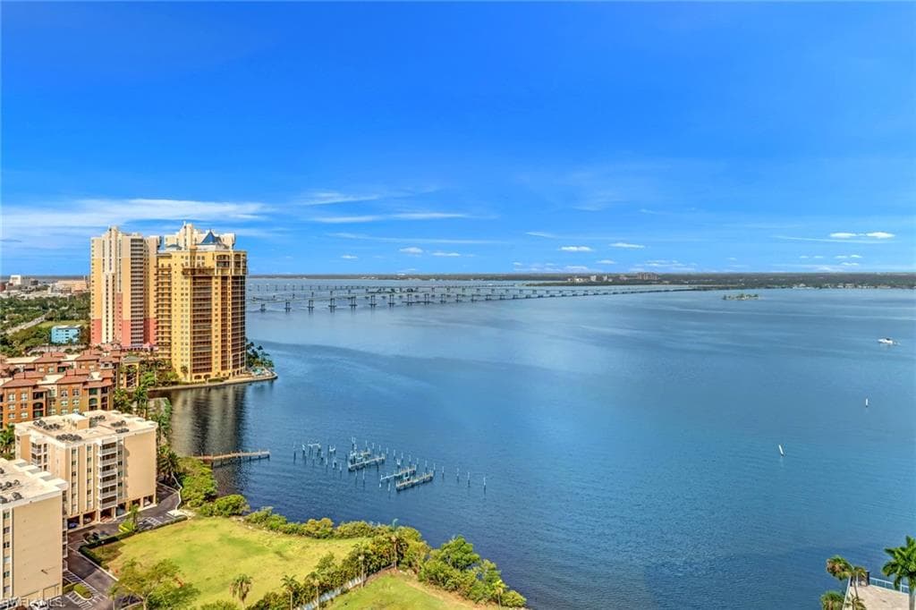 3000 Oasis Grand BLVD 2205 FORT MYERS, FL 33916