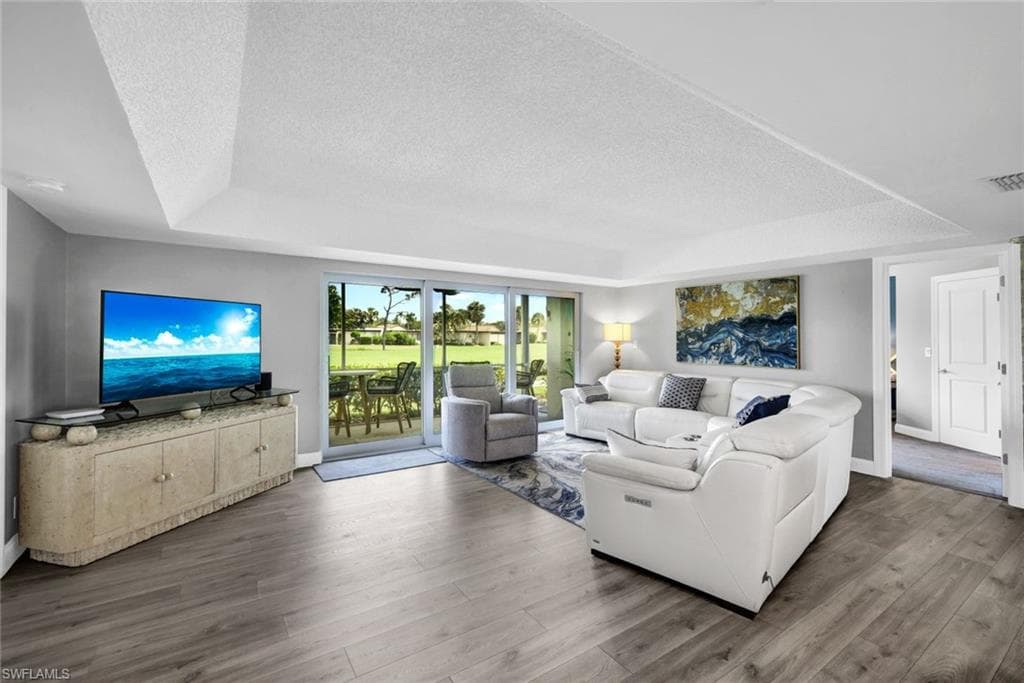 296 Winners CIR 2773 NAPLES, FL 34112