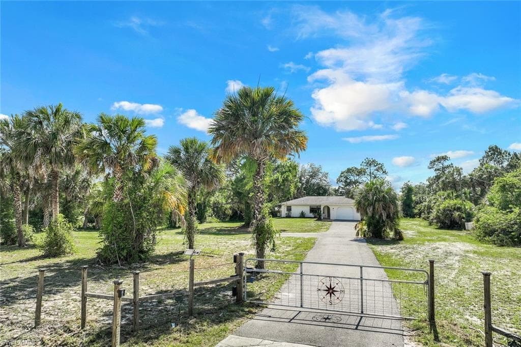341 10th ST NE NAPLES, FL 34120