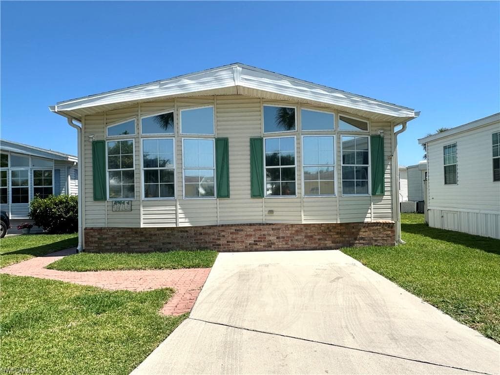 4711 Sawmill DR W ESTERO, FL 33928
