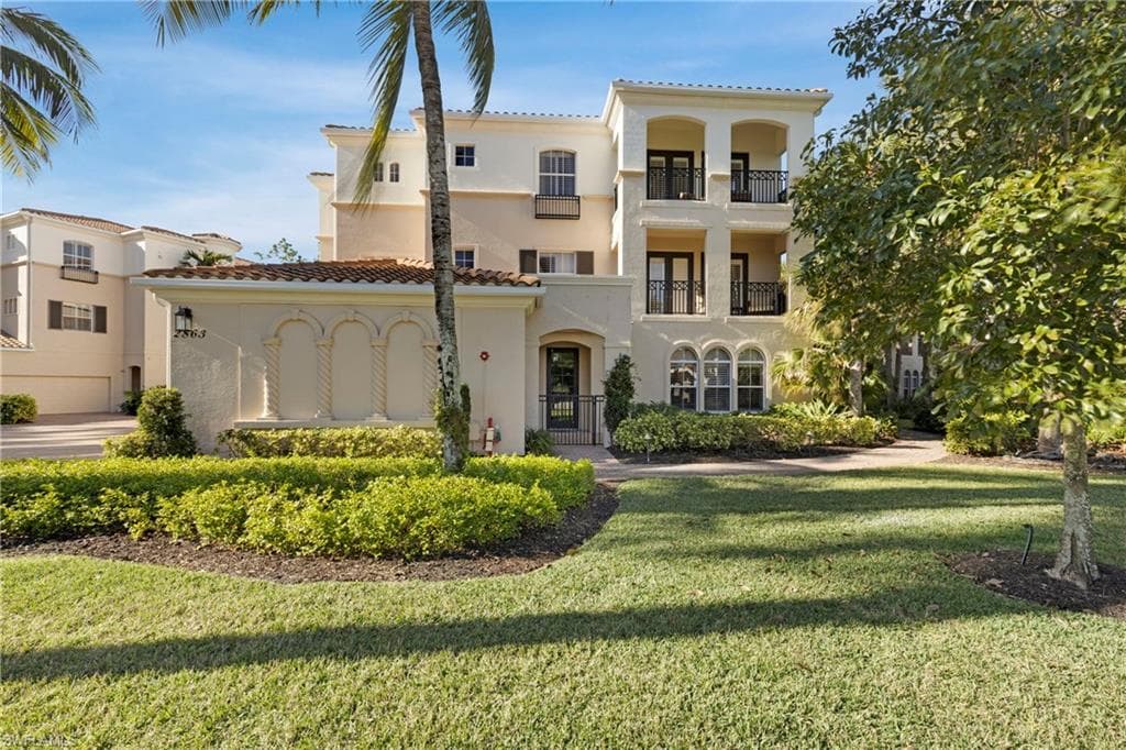 2863 Tiburon BLVD E 102 NAPLES, FL 34109