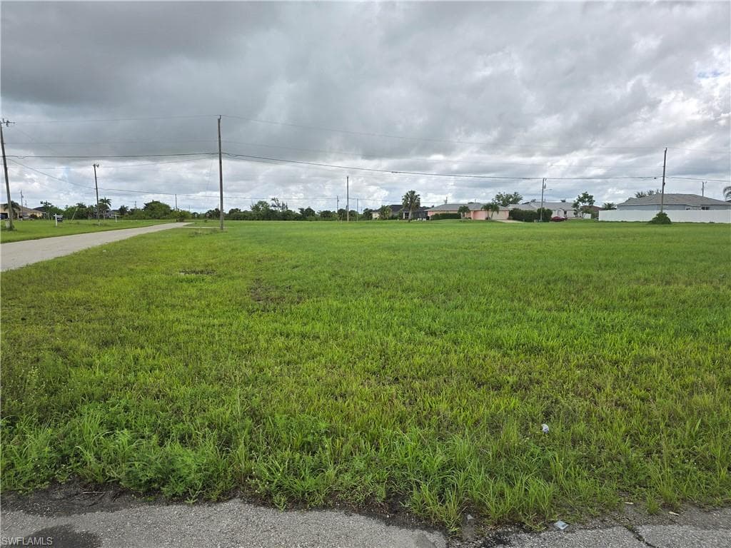 2101 NE 16th TER CAPE CORAL, FL 33909