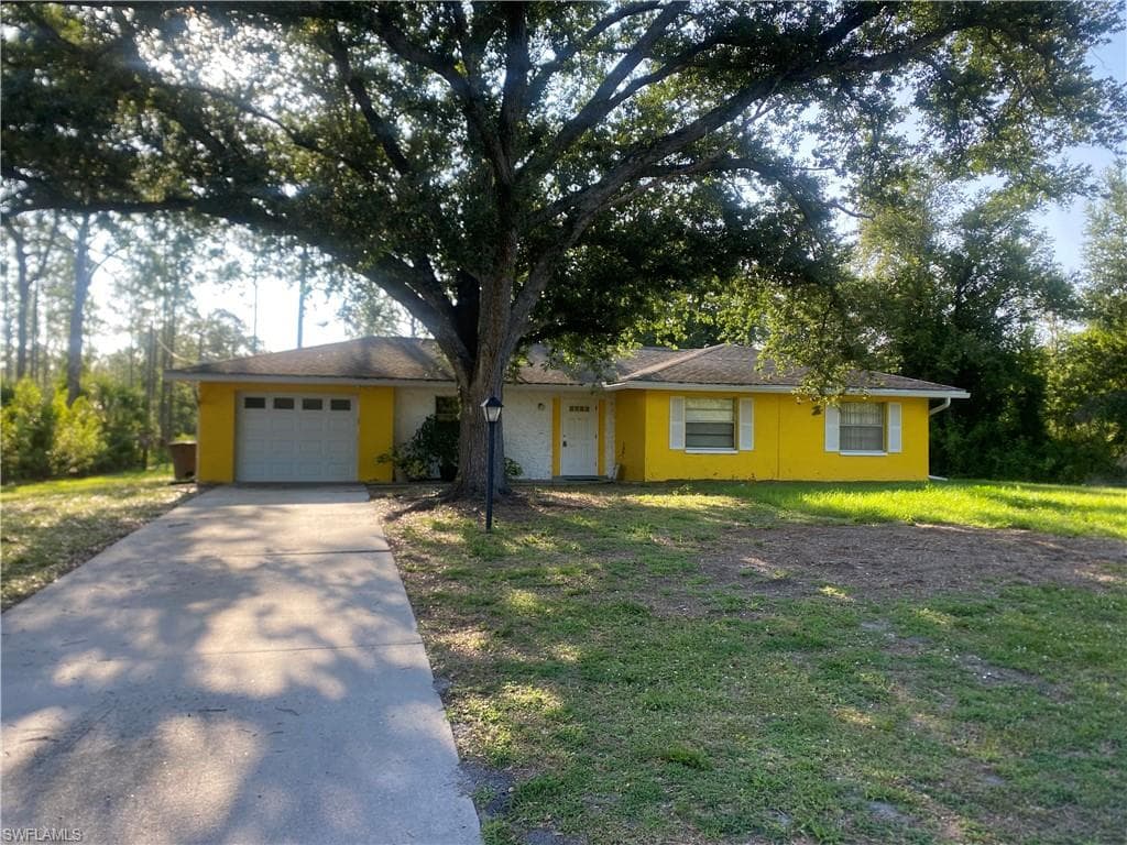1004 Highland AVE LEHIGH ACRES, FL 33972