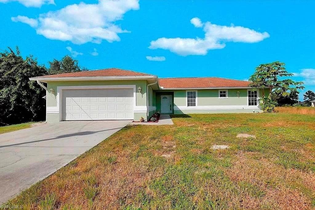 3912 6th ST SW LEHIGH ACRES, FL 33976
