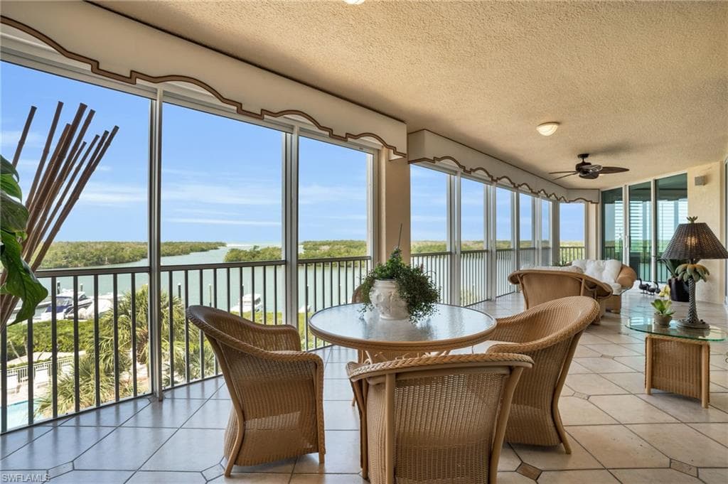 425 Dockside DR 405 NAPLES, FL 34110