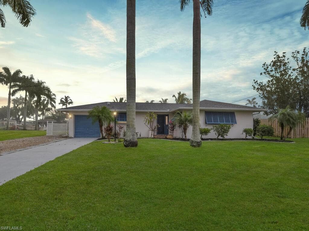 5253 Willow CT CAPE CORAL, FL 33904