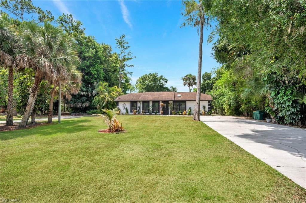 5660 Dogwood WAY NAPLES, FL 34116