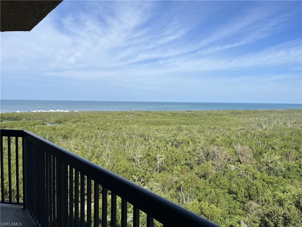 6075 Pelican Bay BLVD 1204 NAPLES, FL 34108