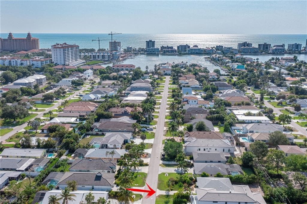 587 93rd AVE N NAPLES, FL 34108