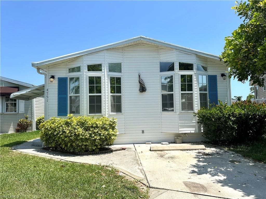 4751 Slash Pine WAY W ESTERO, FL 33928