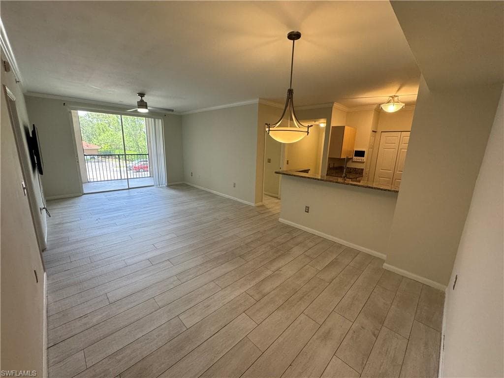 1205 Reserve WAY 8 NAPLES, FL 34105