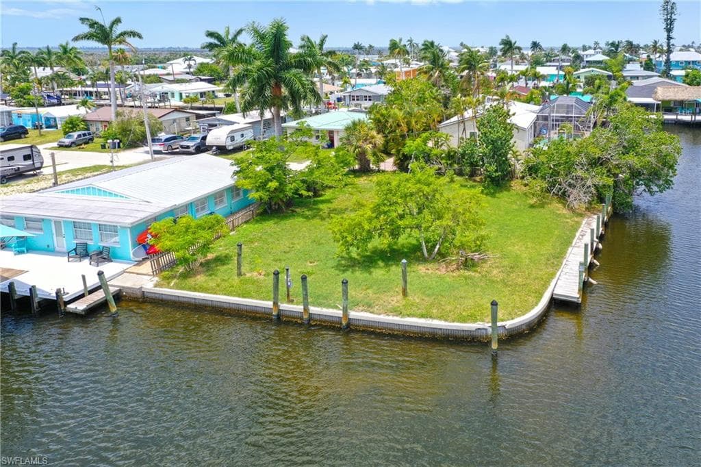 2549 Cay CV MATLACHA, FL 33993