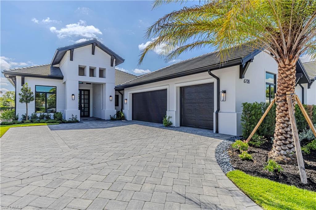 6708 Newport RD NAPLES, FL 34109