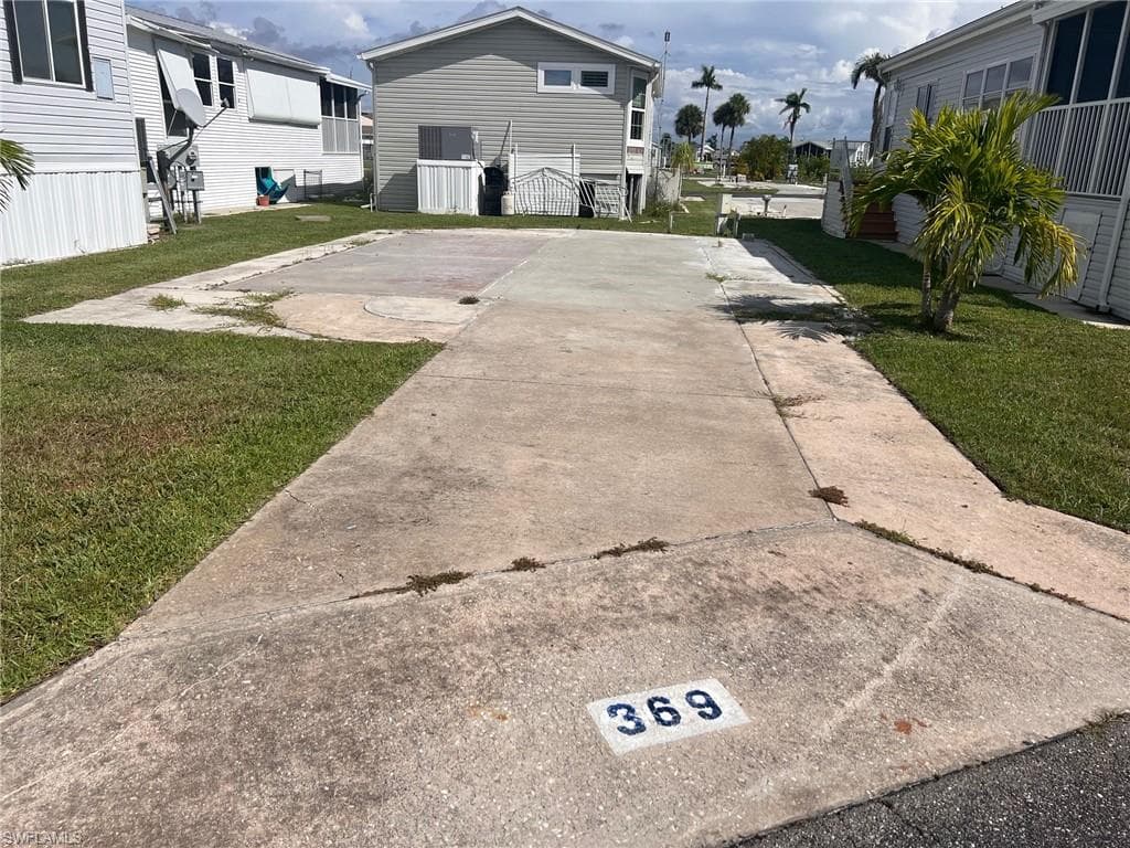 19681 Summerlin RD W FORT MYERS, FL 33908