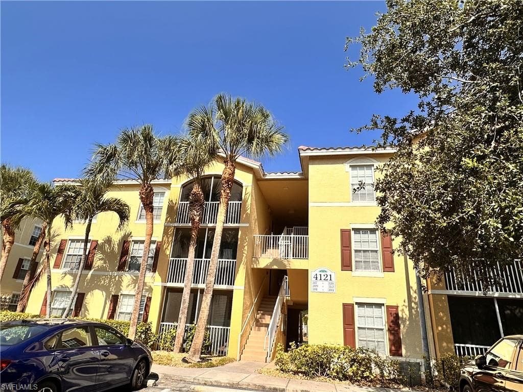4121 Residence DR 312 FORT MYERS, FL 33901