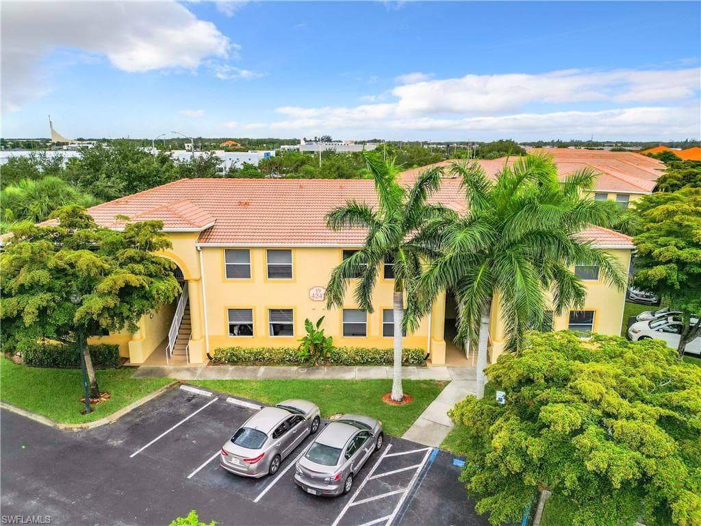 4241 Bellasol CIR 1911 FORT MYERS, FL 33916