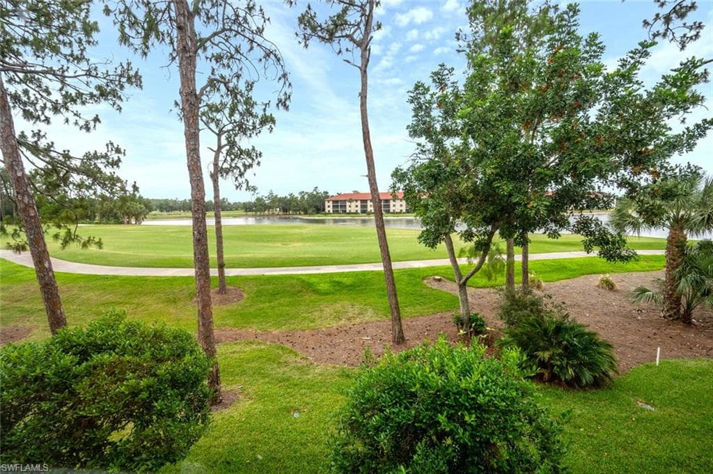 7320 Glenmoor LN 2202 NAPLES, FL 34104