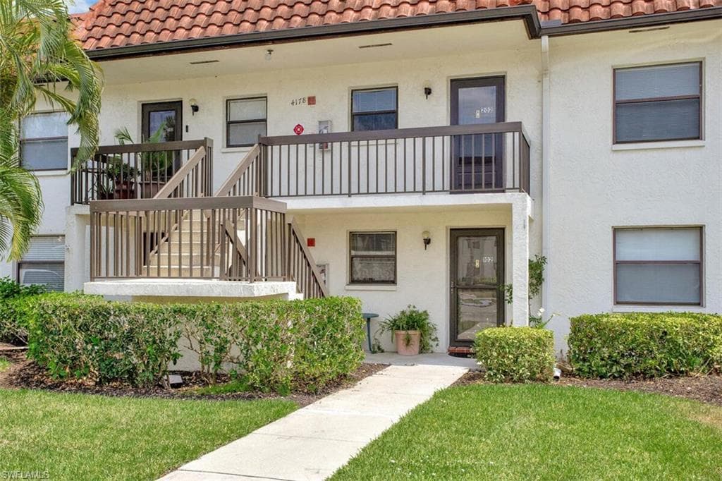 4178 27th CT SW 202 NAPLES, FL 34116