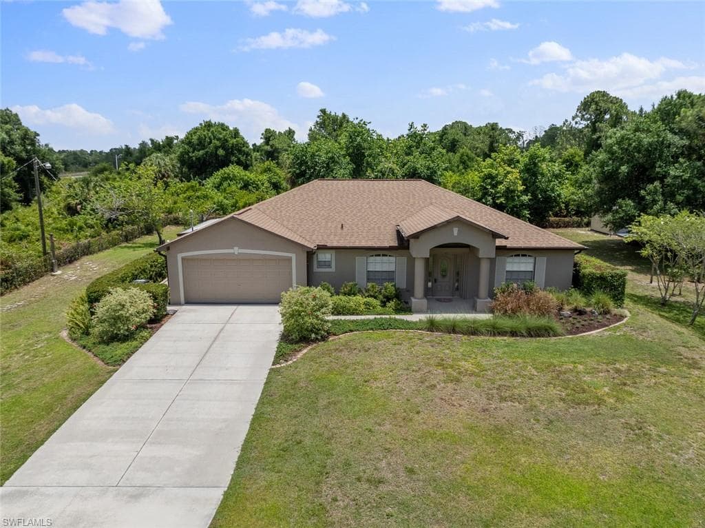 1516 Dixie AVE LEHIGH ACRES, FL 33972
