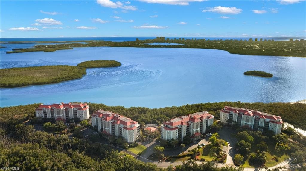 201 Vintage Bay DR B2 MARCO ISLAND, FL 34145