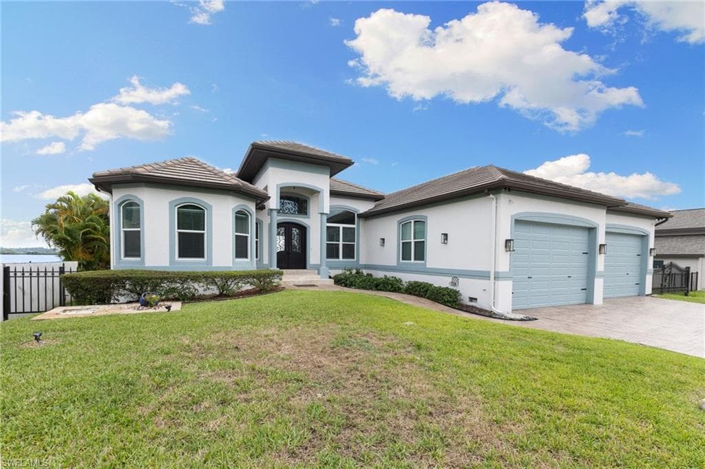 2069 Club House RD NORTH FORT MYERS, FL 33917
