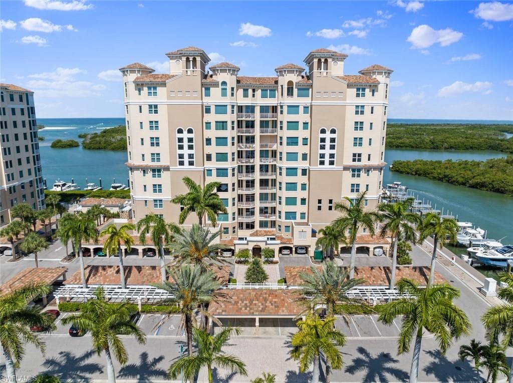445 DOCKSIDE DR B-202 NAPLES, FL 34110