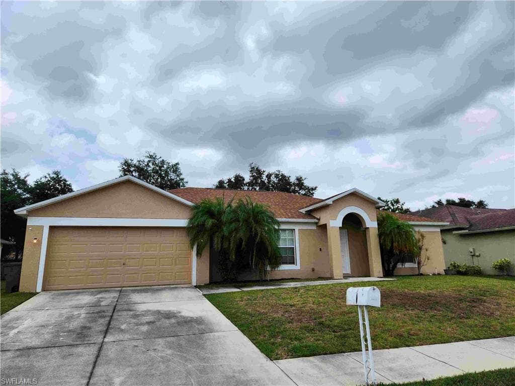 2472 Nature Pointe LOOP FORT MYERS, FL 33905