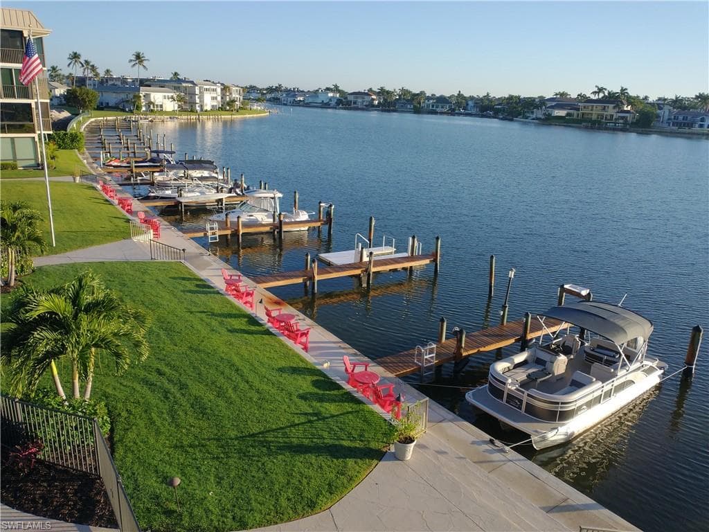3200 Gulf Shore BLVD N 318 NAPLES, FL 34103