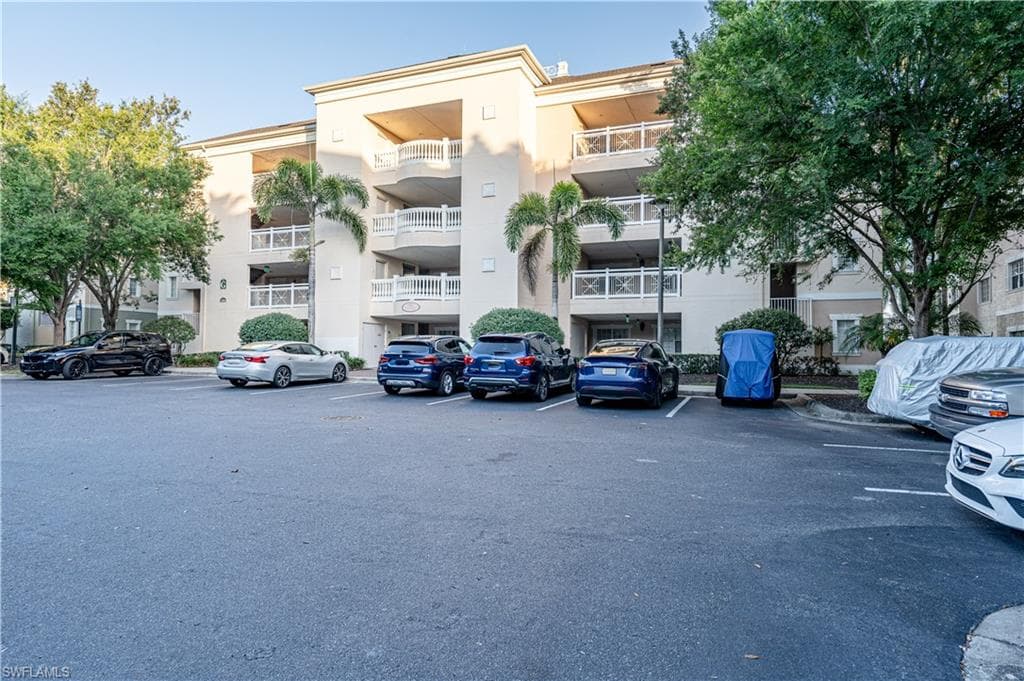 1362 CENTRE COURT RIDGE DR 101 REUNION, FL 34747