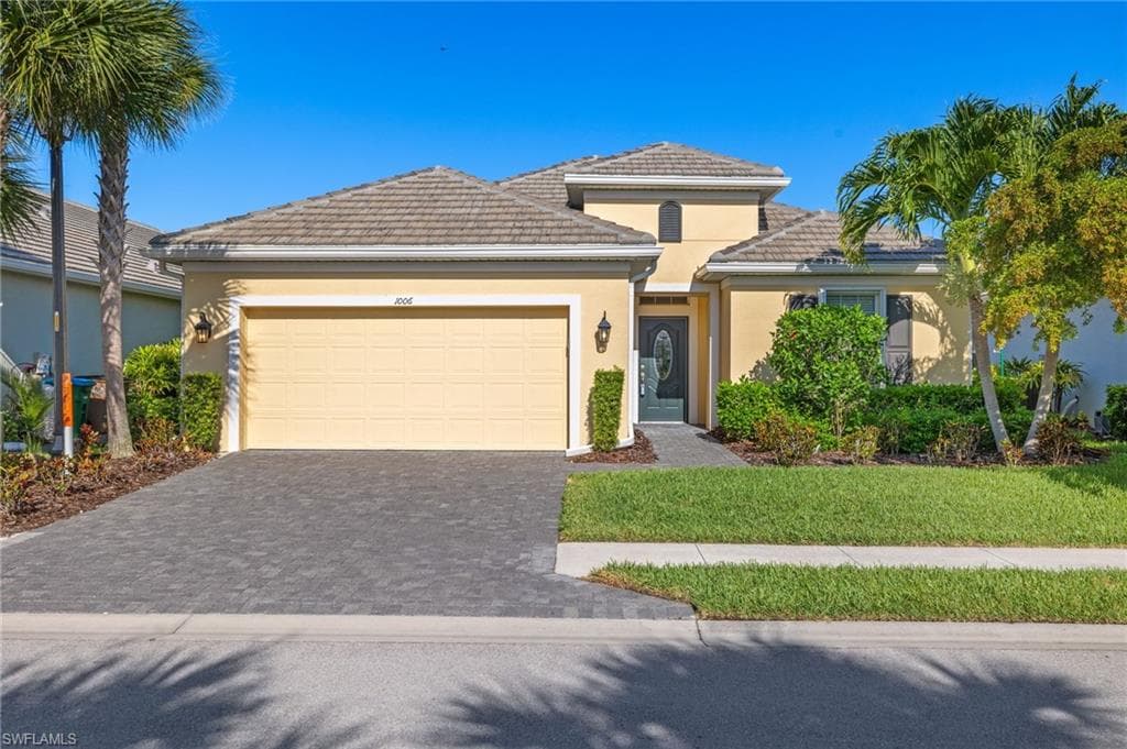 1006 Cayes CIR CAPE CORAL, FL 33991