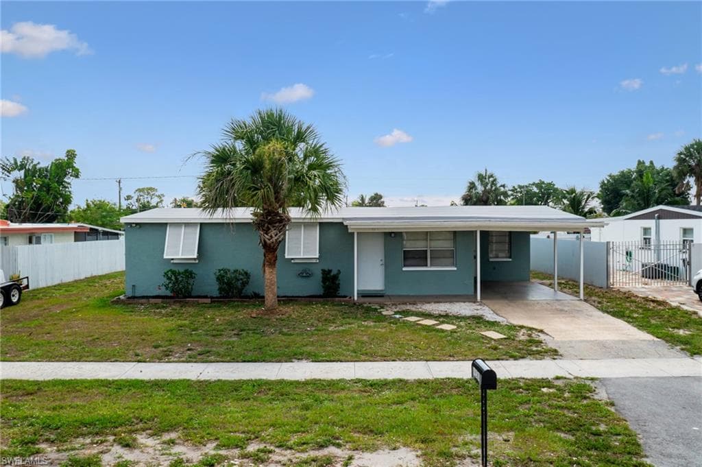 950 Tropical Palm AVE NORTH FORT MYERS, FL 33903