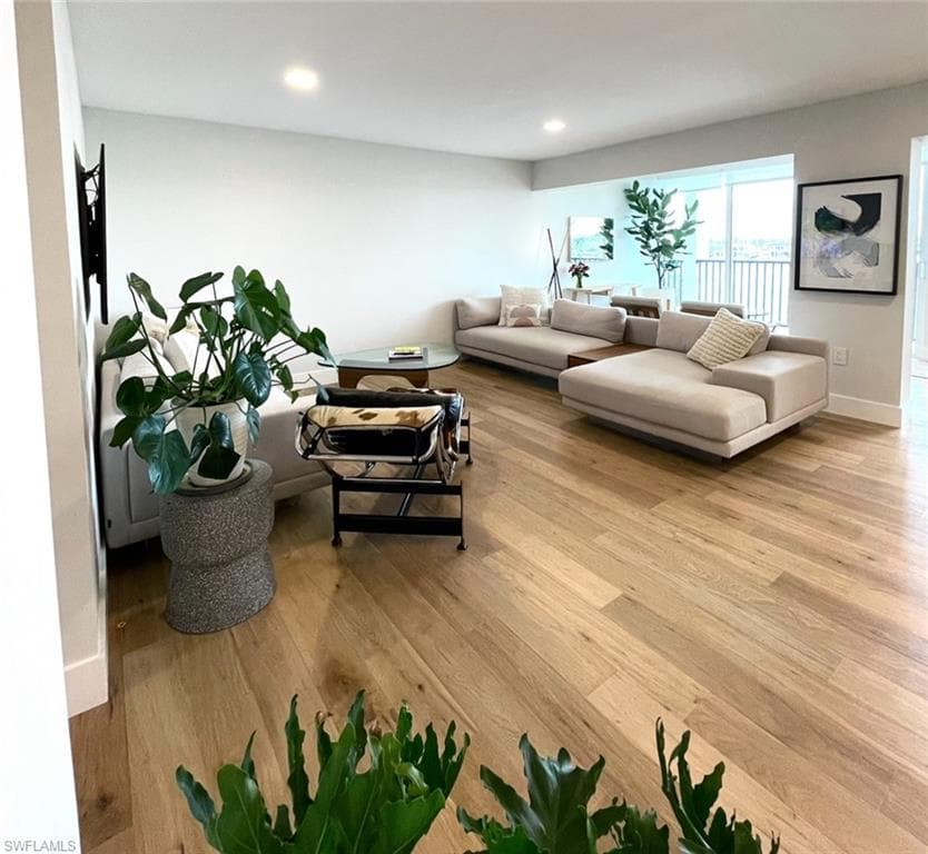 3500 Gulf Shore BLVD N 406 NAPLES, FL 34103