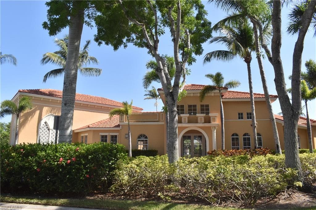 8735 River Homes LN 6-207 BONITA SPRINGS, FL 34135