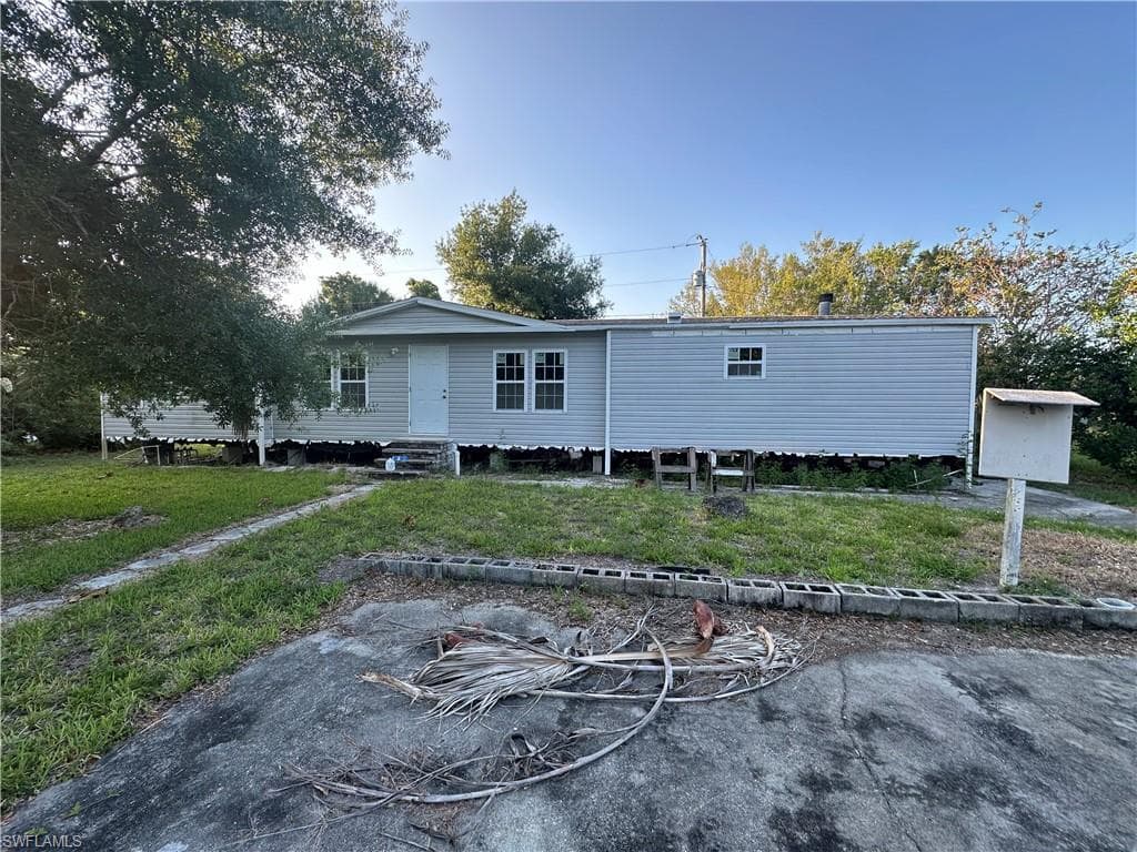 360 State ST NORTH FORT MYERS, FL 33903