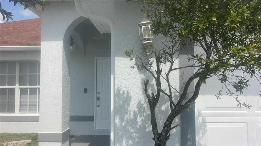 813 Naples AVE S LEHIGH ACRES, FL 33974