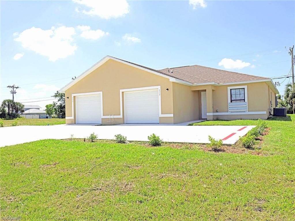 828 Gleason PKWY CAPE CORAL, FL 33914