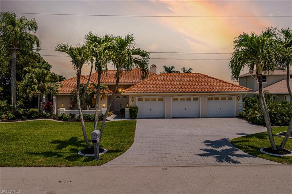 2318 SE 27th ST CAPE CORAL, FL 33904