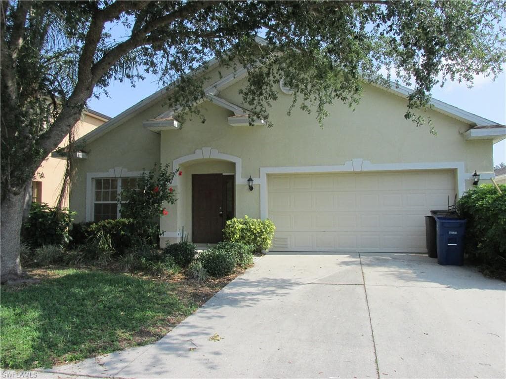 8981 Falcon Pointe LOOP FORT MYERS, FL 33912