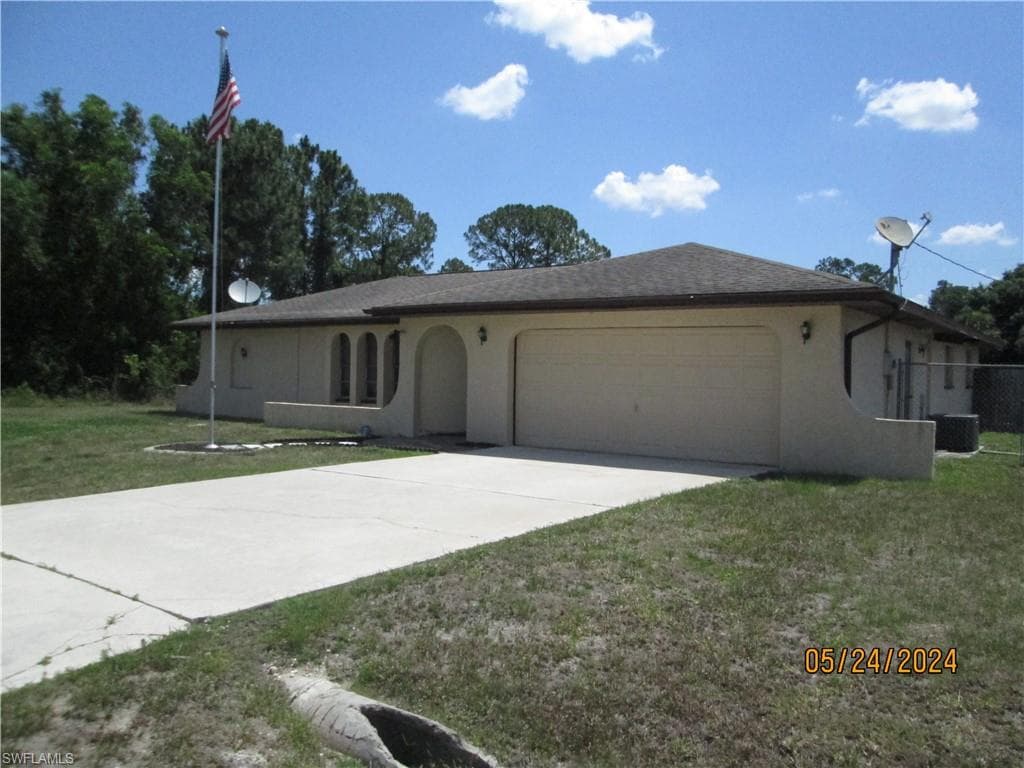 714 Jackson AVE LEHIGH ACRES, FL 33972