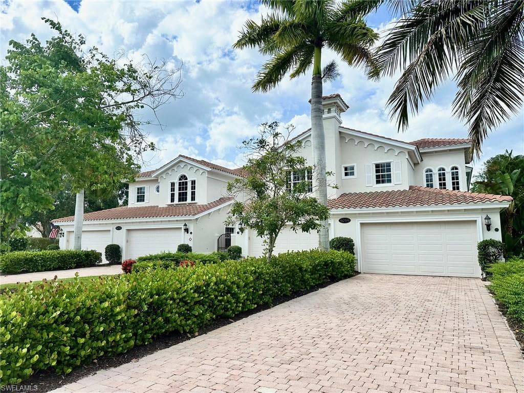 9059 Cascada WAY 202 NAPLES, FL 34114