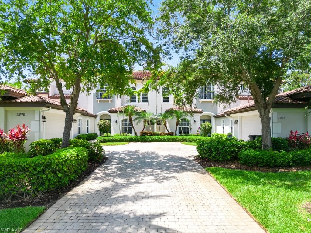 28570 Calabria CT 101 NAPLES, FL 34110