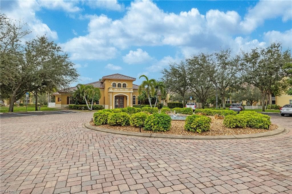 4122 Residence DR 110 FORT MYERS, FL 33901