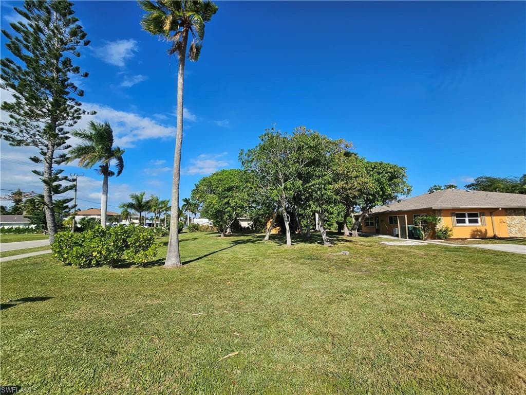 103 Tahiti ST NAPLES, FL 34113