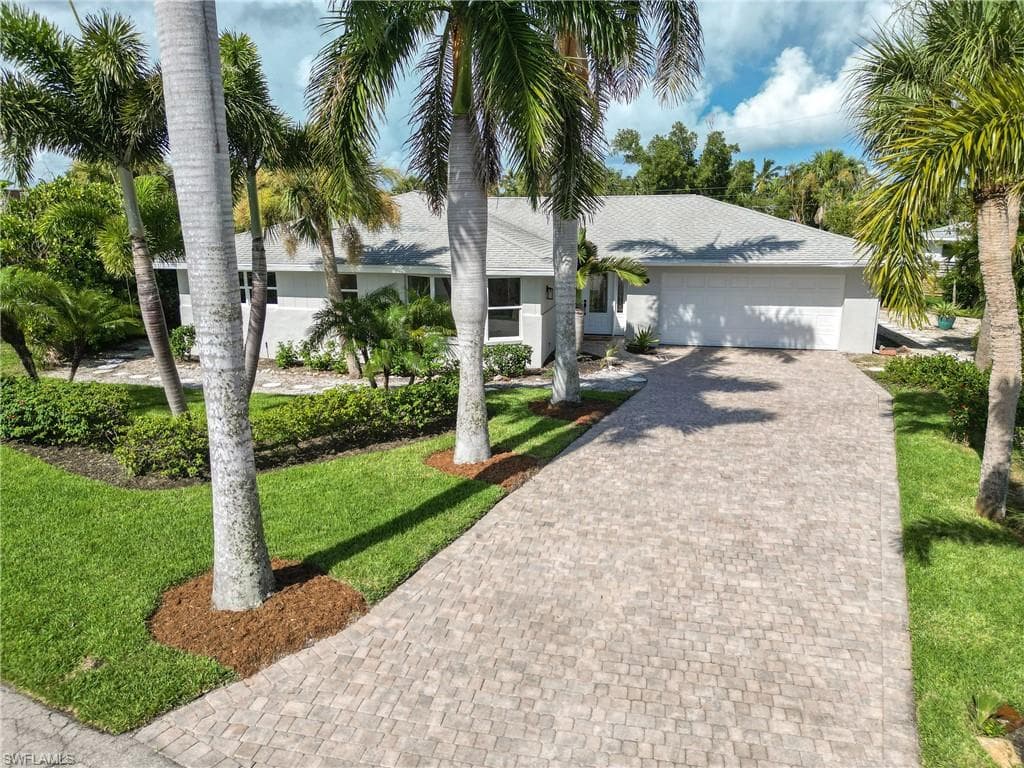 547 Chert CT SANIBEL, FL 33957