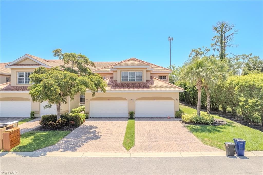 5571 Berkshire DR 104 FORT MYERS, FL 33912