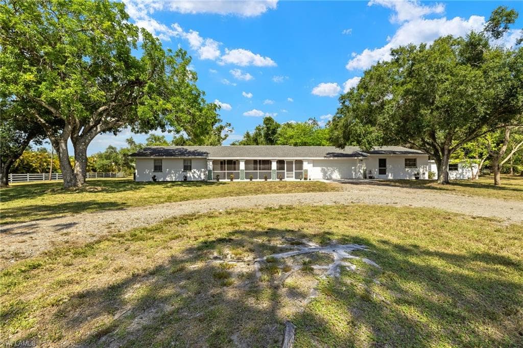 16031 Pebble LN