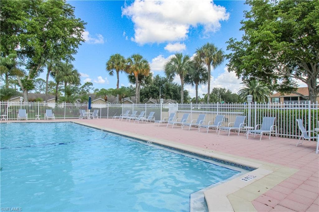 2380 PICCADILLY CRCS 102 NAPLES, FL 34112