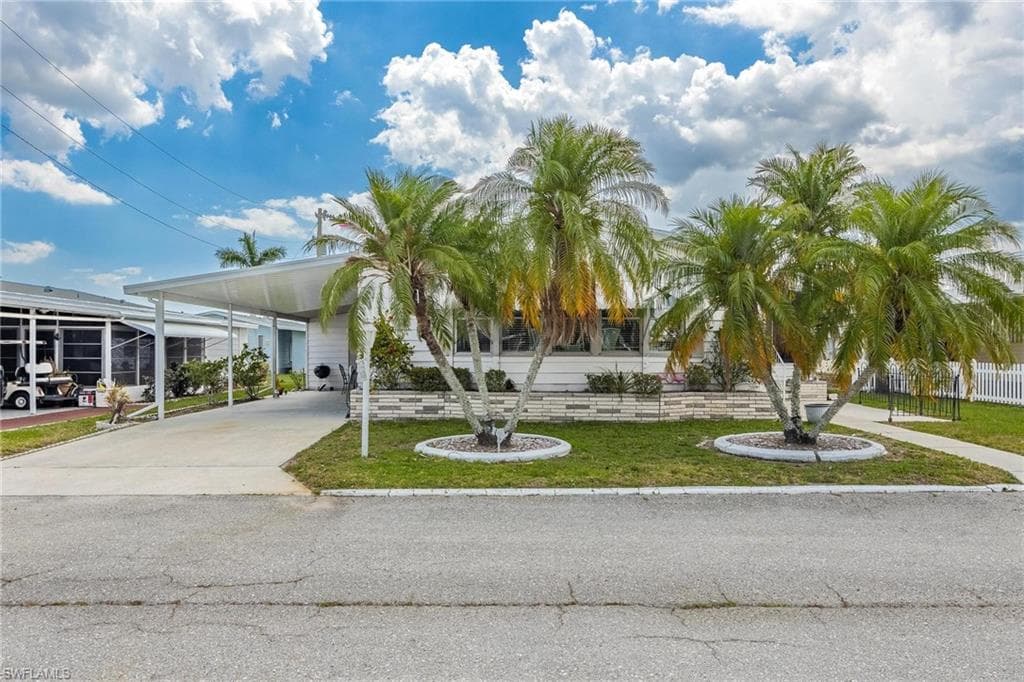 16255 Pelican DR NORTH FORT MYERS, FL 33903
