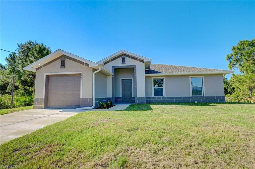 2721 Darlene PL LEHIGH ACRES, FL 33971